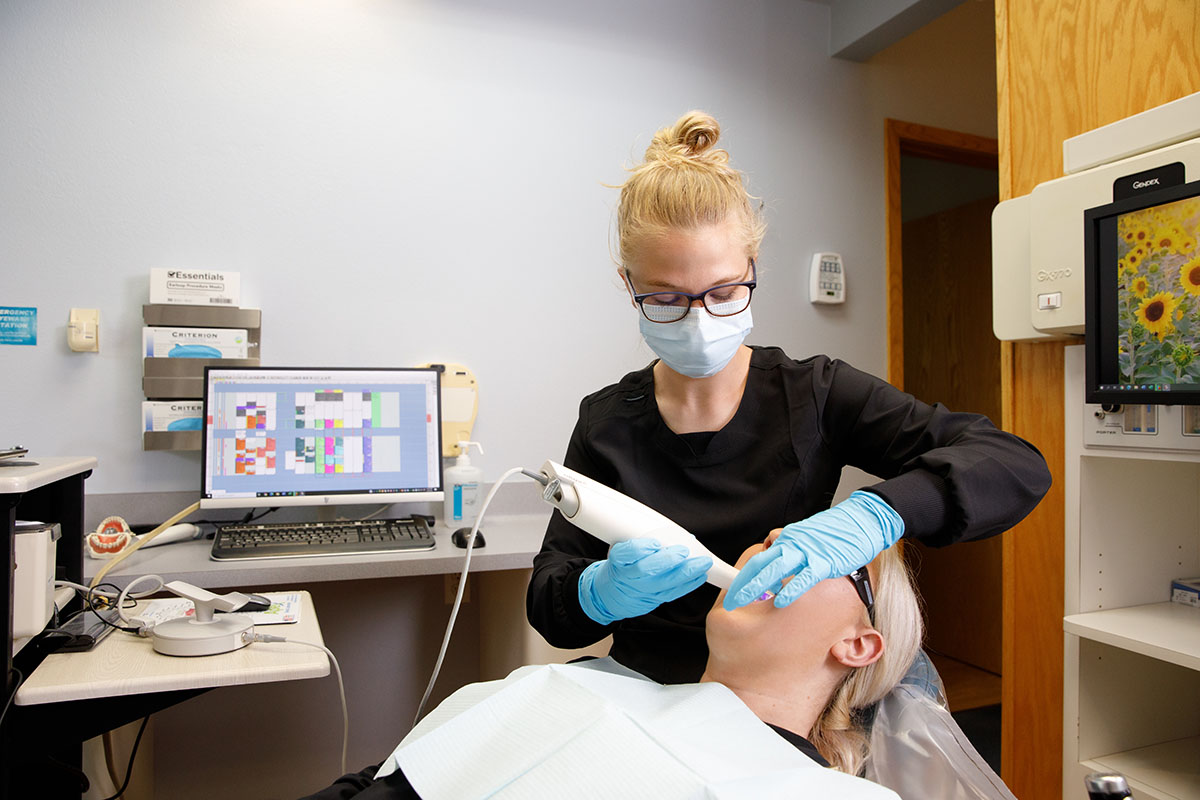 dental_assistant_pic2